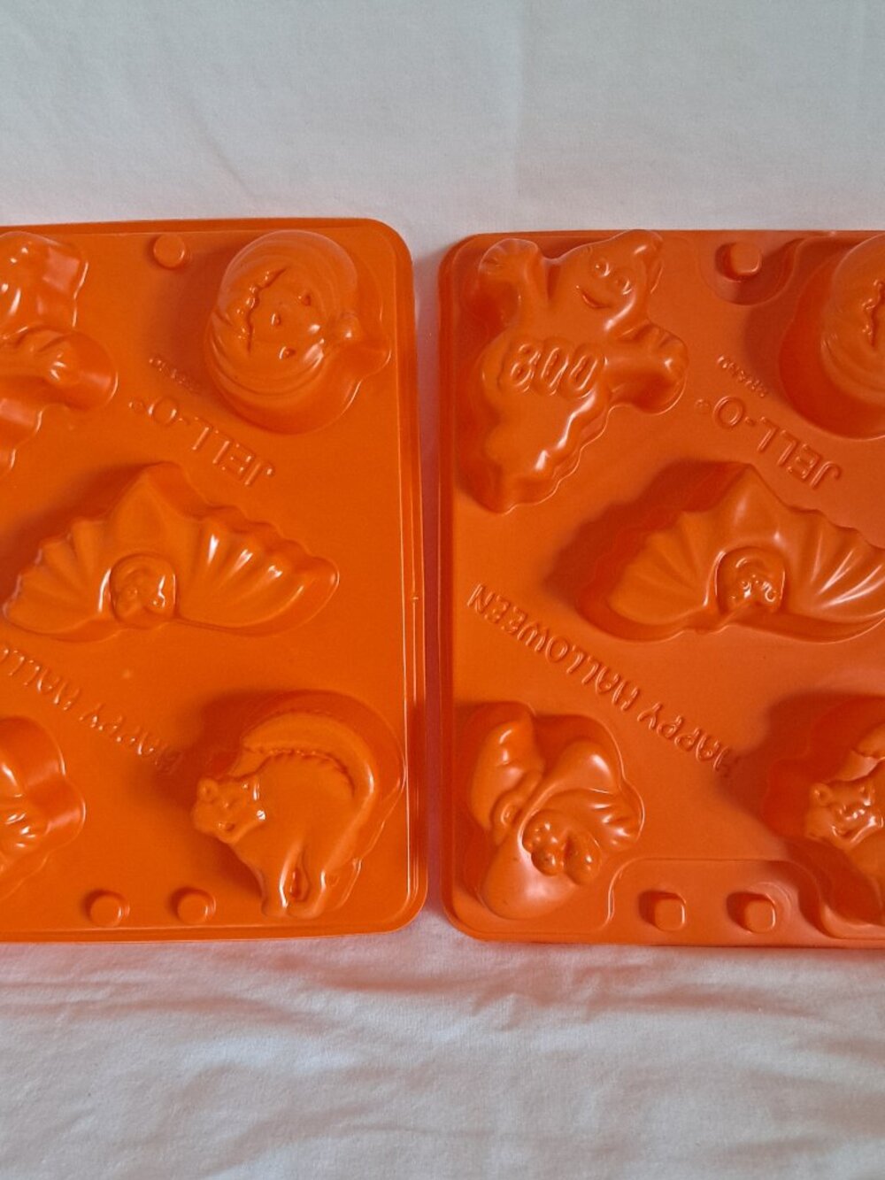 Set 2 HALLOWEEN JELL-O JIGGLERS Molds Jello Ice Tray Candy Ghost Cat Pumpkin Cat